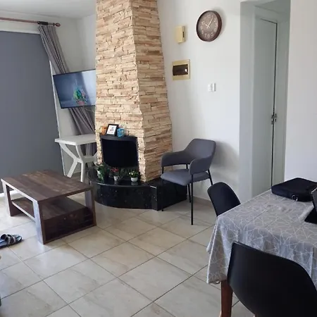 Apartman Akamandos 76 Péjia