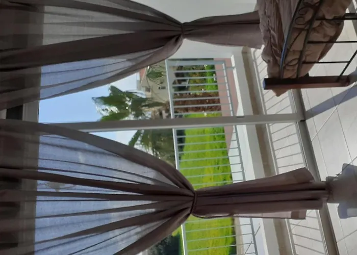 Lägenhet Akamandos 76